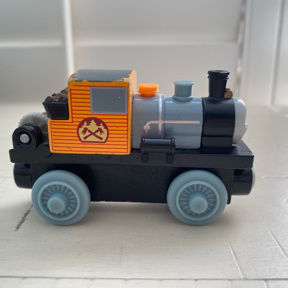 Thomas And Friends Fisher-Price Wooden Railway Bash 2012 - Picture 5 of 6